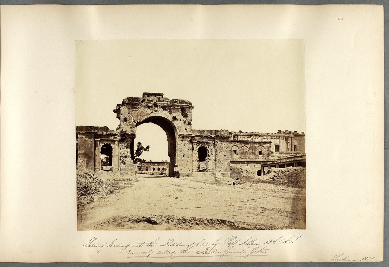 Gateway leading into the Residency, Lucknow 作者 菲利斯·比托（Felice Beato）