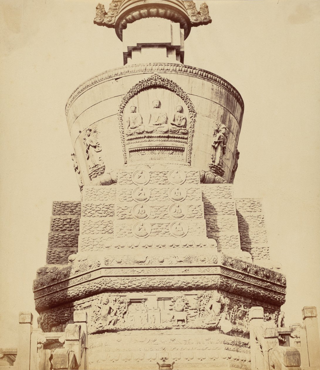 北京附近的喇嘛庙的建筑景观，1860年10月，1860年。 作者 菲利斯·比托（Felice Beato）