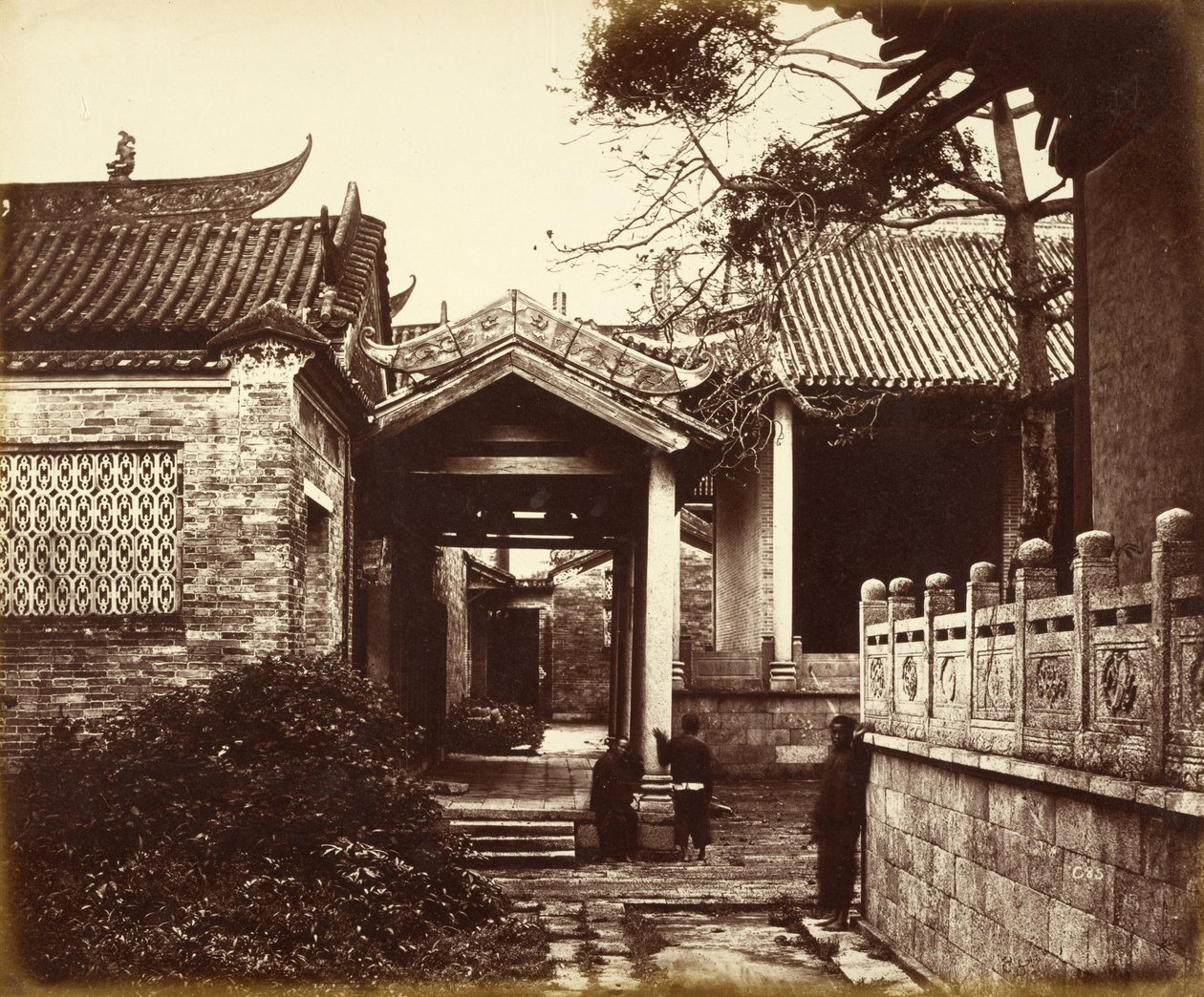 [中国广州无量惠公祠］ 作者 菲利斯·比托（Felice Beato）