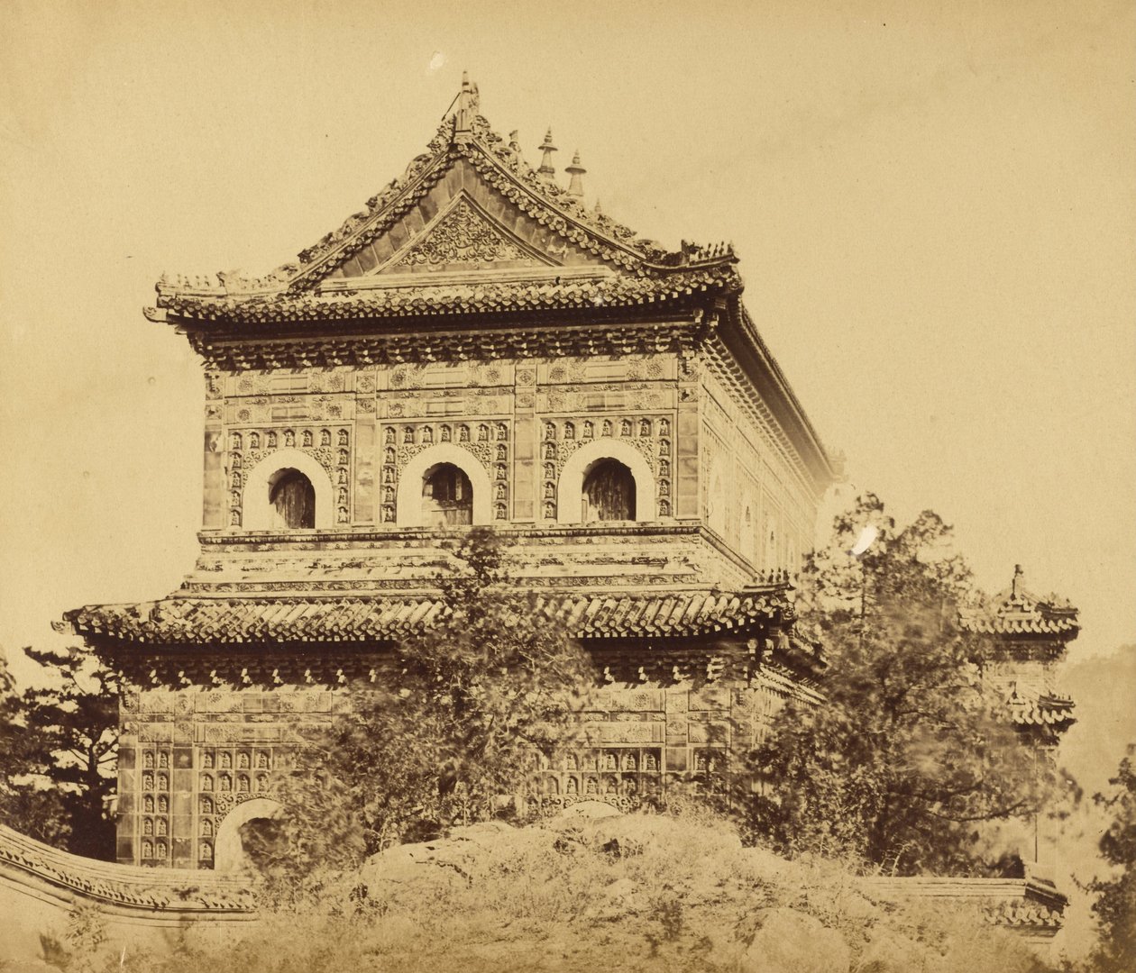 1860年10月，北京大皇宫（元明园） 作者 菲利斯·比托（Felice Beato）