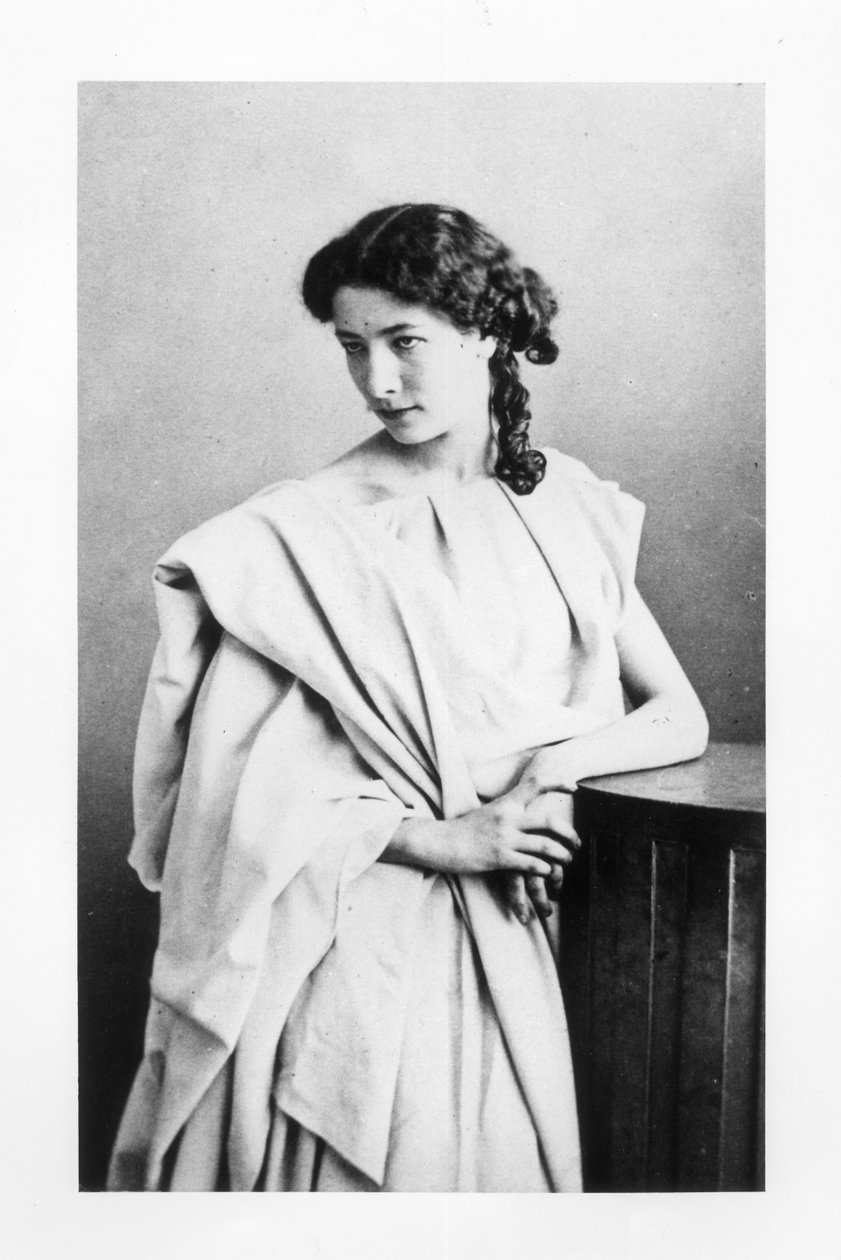 莎拉伯恩哈特（1844-1923）饰演朱尼在“不列颠尼克斯”中扮演的让·拉辛（1639-99）c.1860 作者 纳达尔