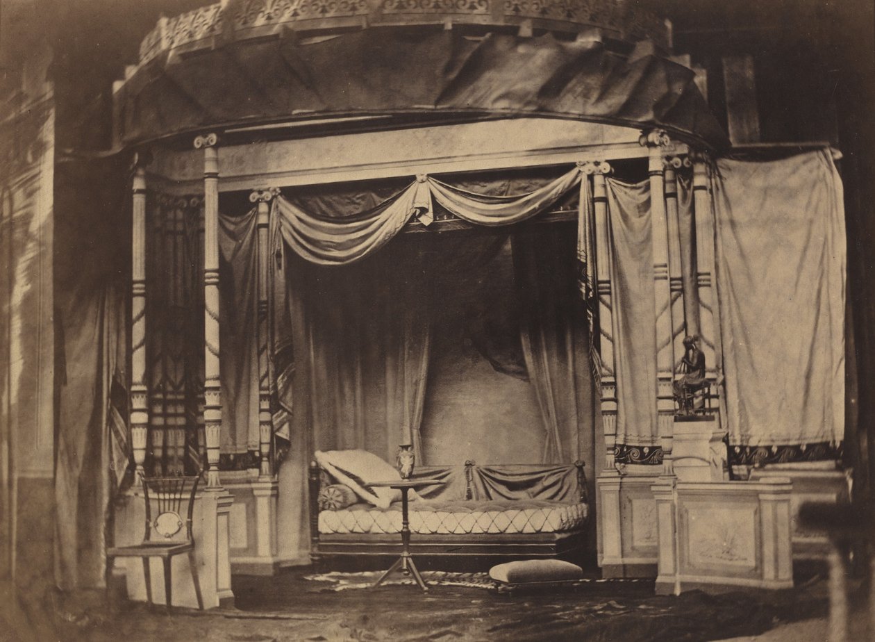 1855 年巴黎万国博览会卧室展品,1855 年（照片） 作者 菲利克斯·雅克·安托万·穆兰