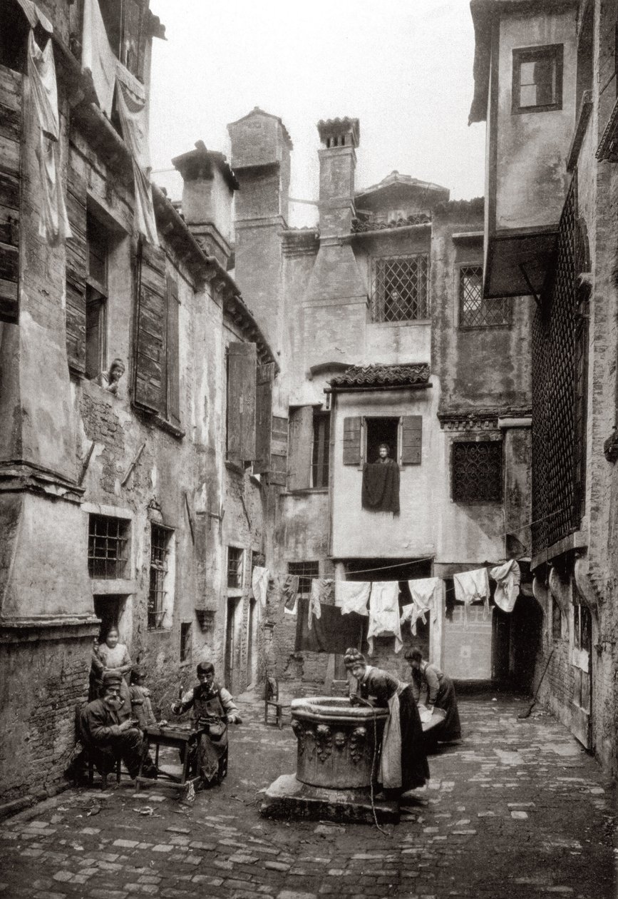 1880年威尼斯建筑群环绕的庭院 作者 费迪南多·翁加尼亚