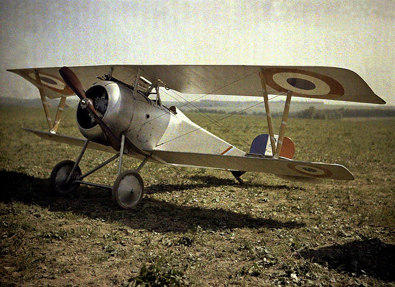 Nieuport双翼飞机，法国Aisne，1917年（彩色） 作者 费尔南德·库维尔