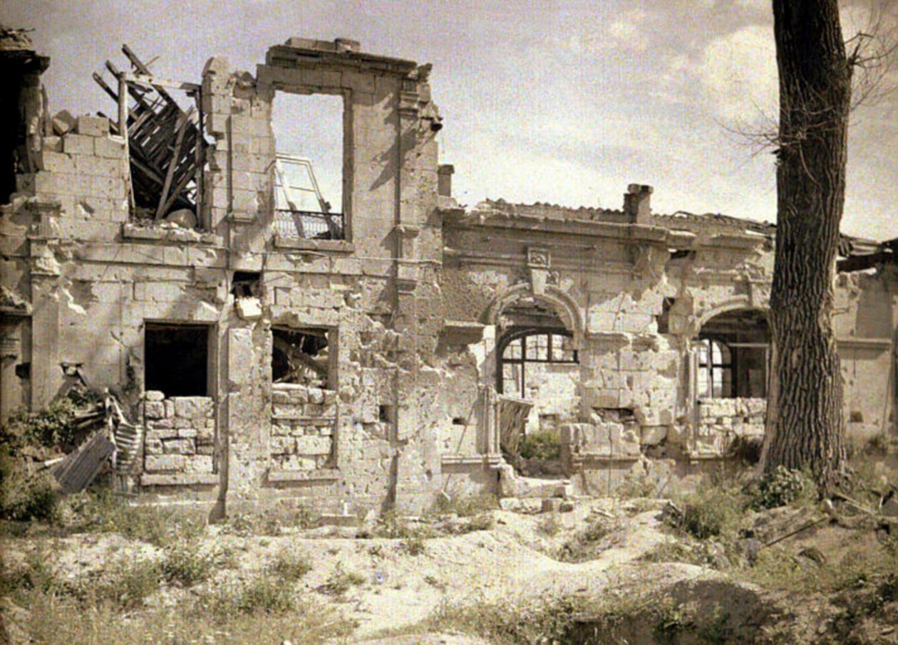 圣保罗城堡遗址，Crouy，Soissons，Aisne，法国，1917年（自然色） 作者 费尔南德·库维尔