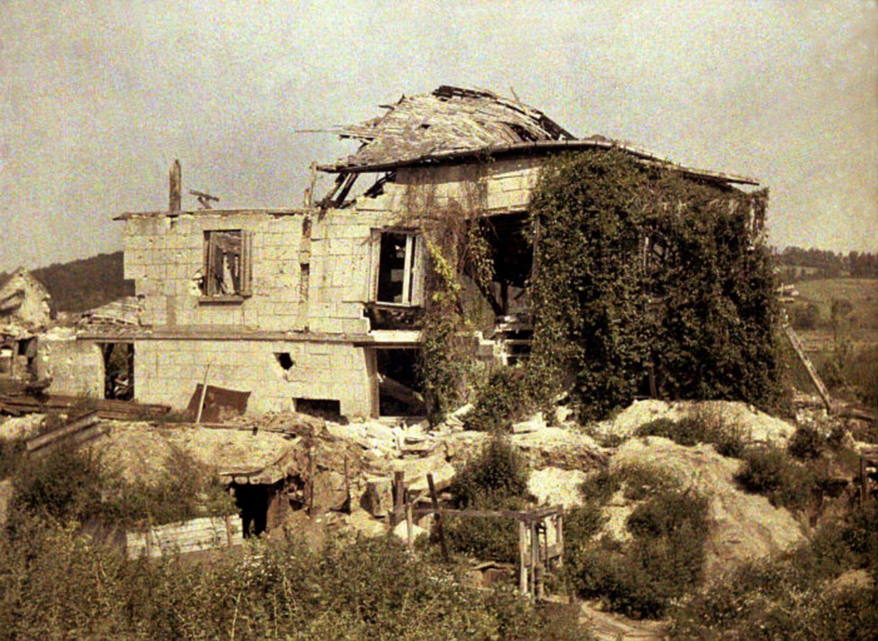 Boevre农场建筑废墟，Soissons，Aisne，法国，1917年（彩色） 作者 费尔南德·库维尔