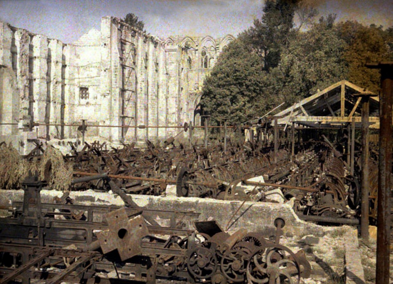 工厂的废墟和Notre-Dame d&39;Ourscamp修道院，Cistercian修道院于1915年烧毁，Chiry-Ourscamp，法国瓦兹，1917年（自然色） 作者 费尔南德·库维尔