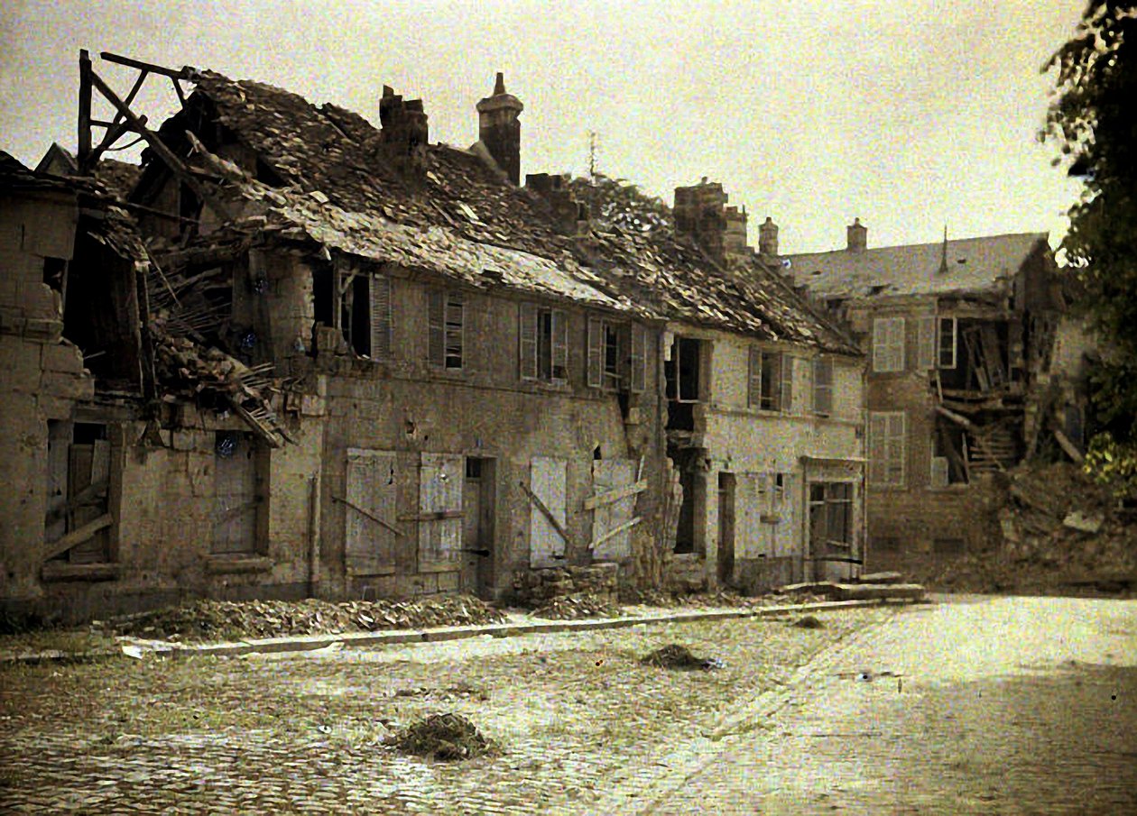 废墟的视图，Soissons，Aisne，法国，1917年（彩色） 作者 费尔南德·库维尔