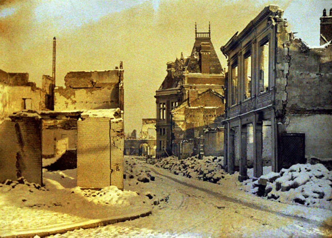 Chauny，Aisne，法国，1917年（自然色） 作者 费尔南德·库维尔