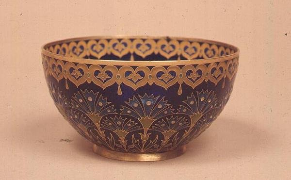 Plique-a-jour杯，巴黎，c.1893（银镀金和珐琅） 作者 费尔南德·塞斯玛