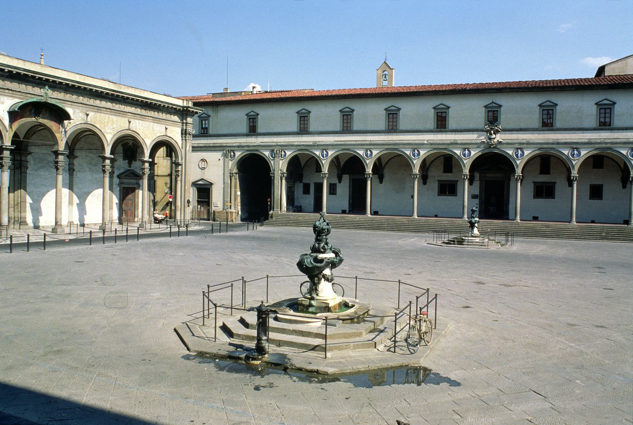 Ospedale degli Innocenti的凉廊的视图，建于c.1420 作者 菲利波·布鲁内莱斯基
