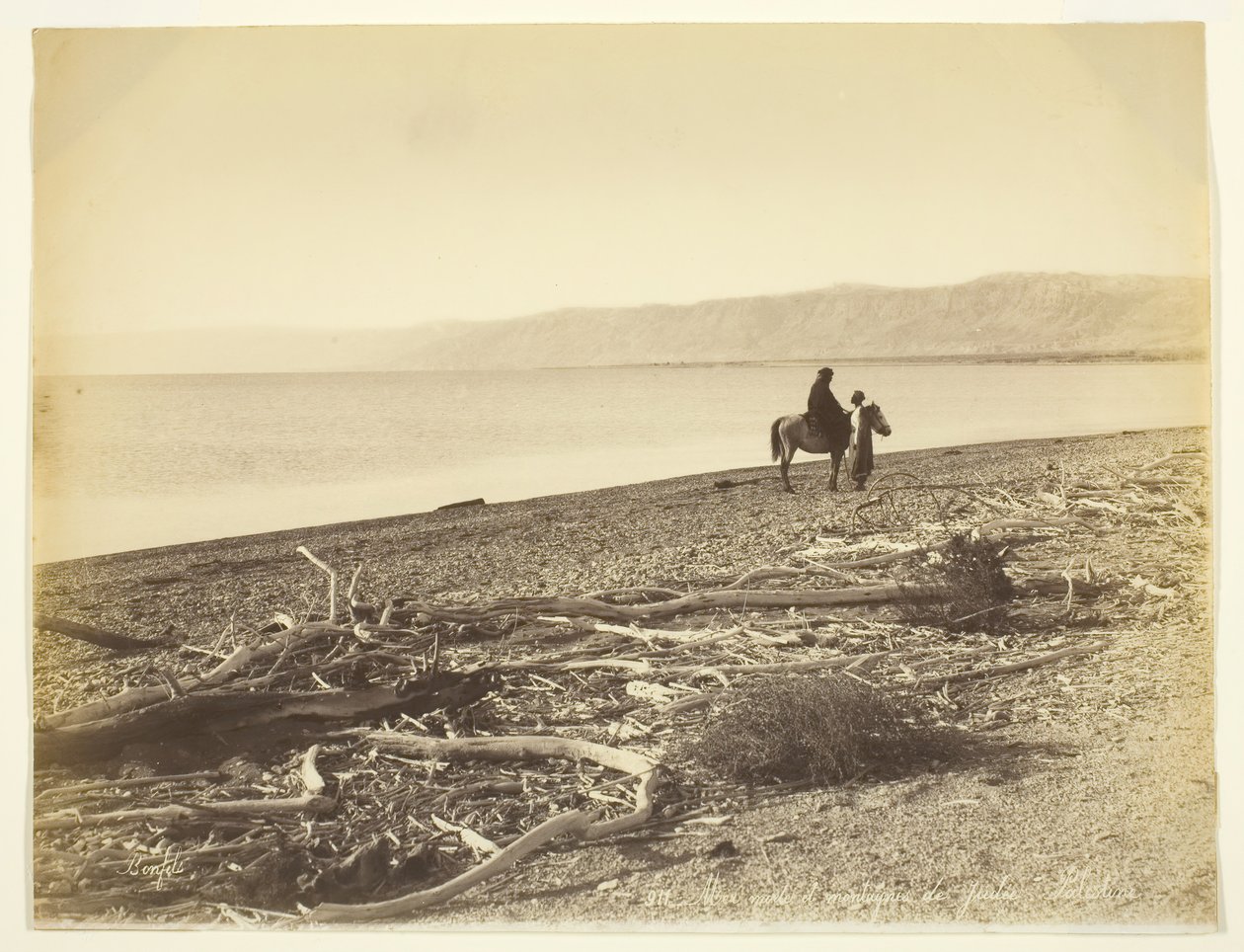 Mer Morte et Montagnes de Judée.巴勒斯坦死海和犹太山，巴勒斯坦，1875年 作者 菲利克斯邦菲尔斯