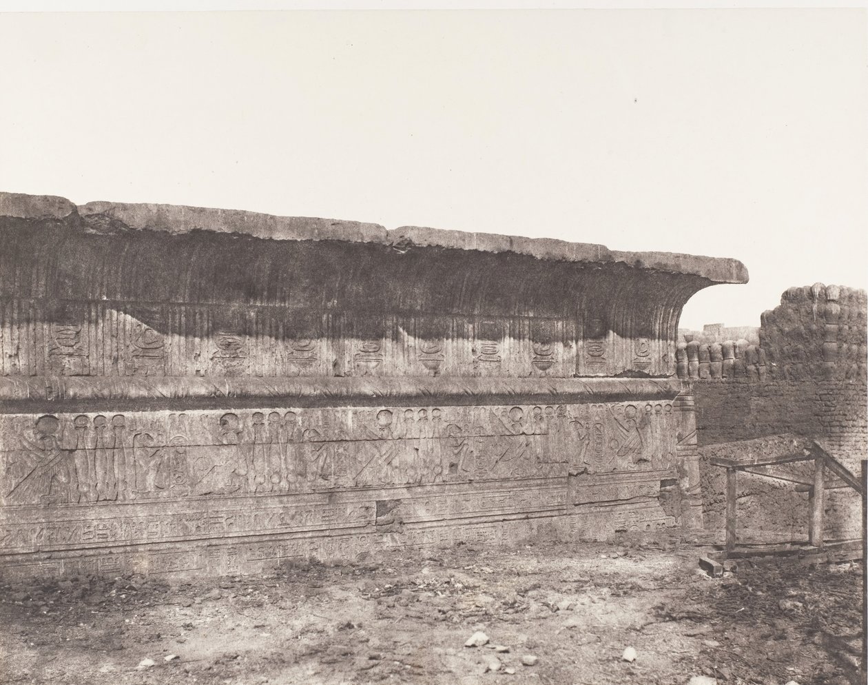 Esneh Latopolis, Construction Ensablée - Paroi Extérieure - Corniche..., 1851-52, printed 1853-54. 作者 费利克斯·泰纳德