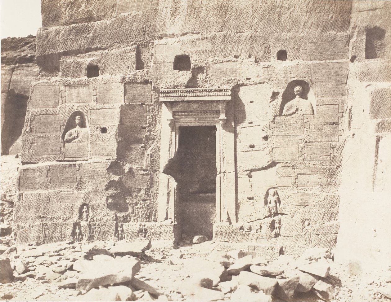 Kardâcy，圣殿，壁龛和刻在采石场的铭文，1851-52年，1853-54年印刷。 作者 费利克斯·泰纳德