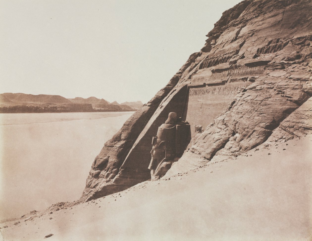大Speos-从拉美西斯二世沙坡庙（Abu Simbel，1851-1852）拍摄的景色。 作者 费利克斯·泰纳德