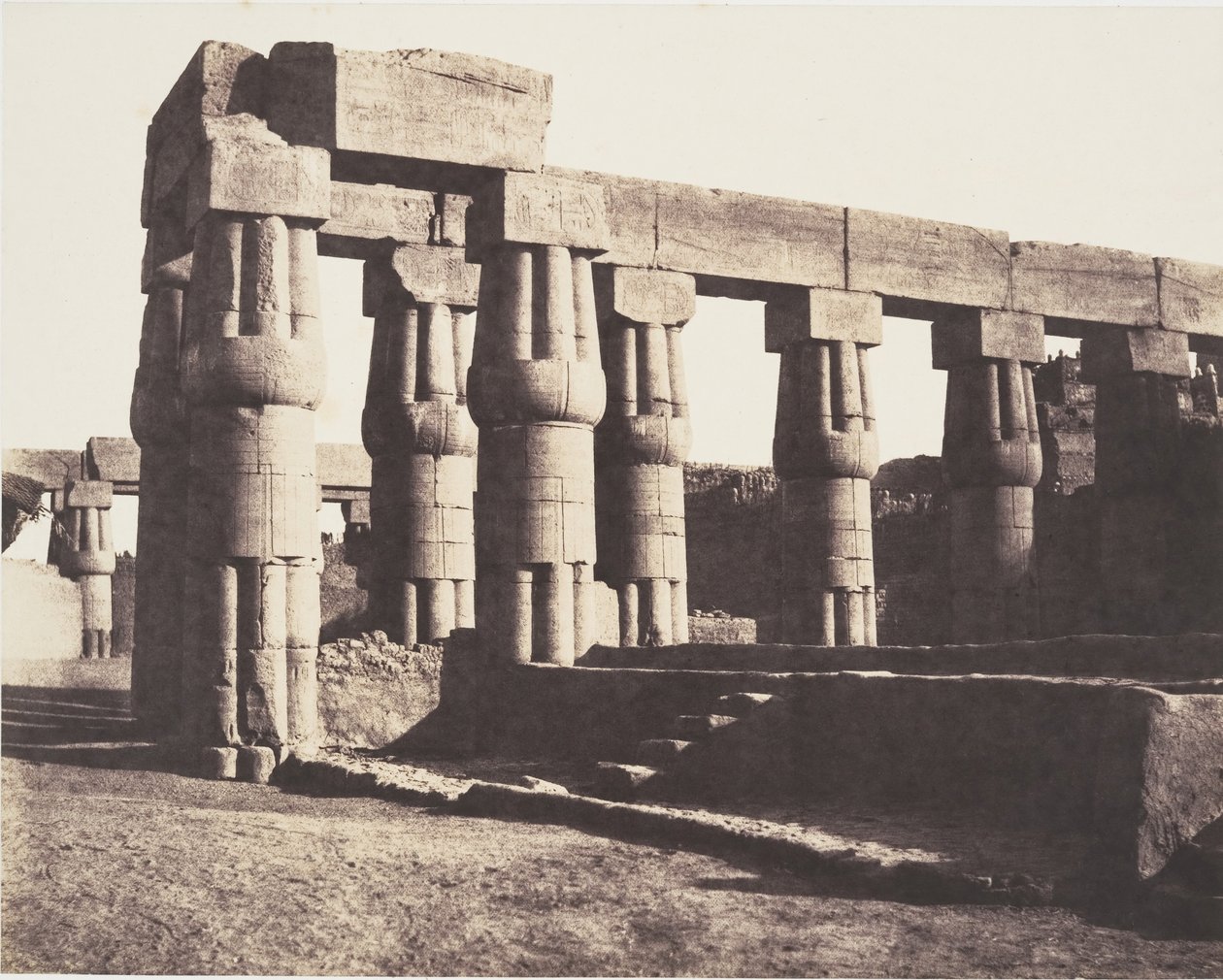 Louksor Thèbes, 后期建设--画廊--平行，1851-52年。 作者 费利克斯·泰纳德