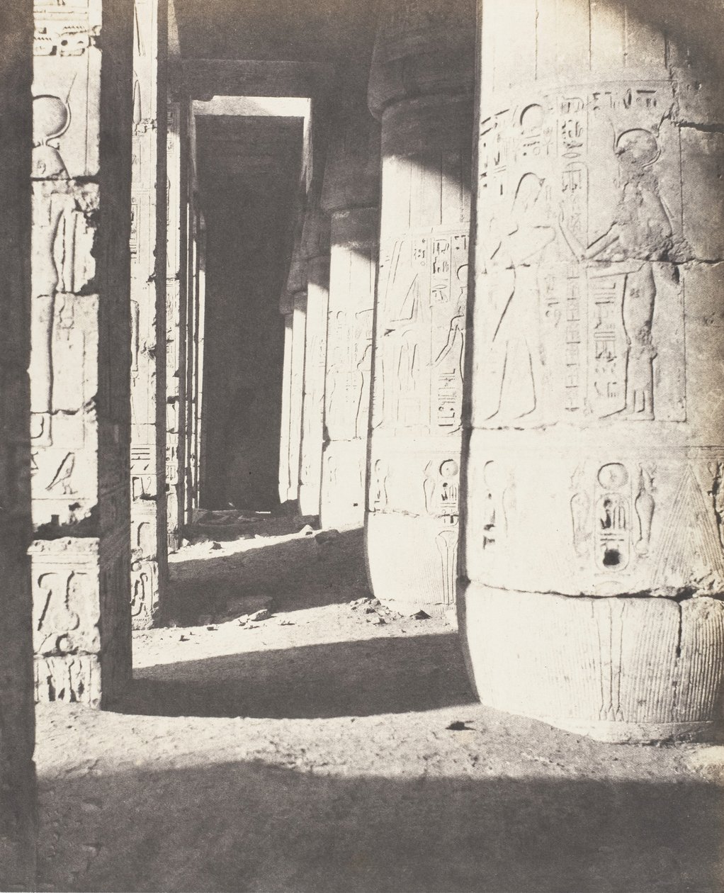 Médinet-Abou Thèbes, Constructions Postérieures - Deuxieme Cour - Ga..., 1851-52, 1853-54印刷。 作者 费利克斯·泰纳德