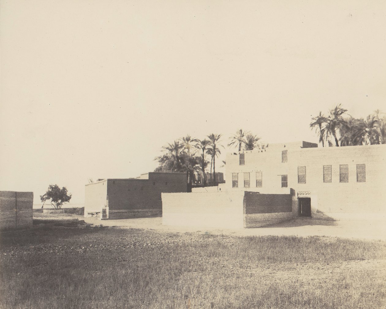 Syout，《尼罗河畔的阿拉伯住宅》，1851-52年，1853-54年印刷。 作者 费利克斯·泰纳德