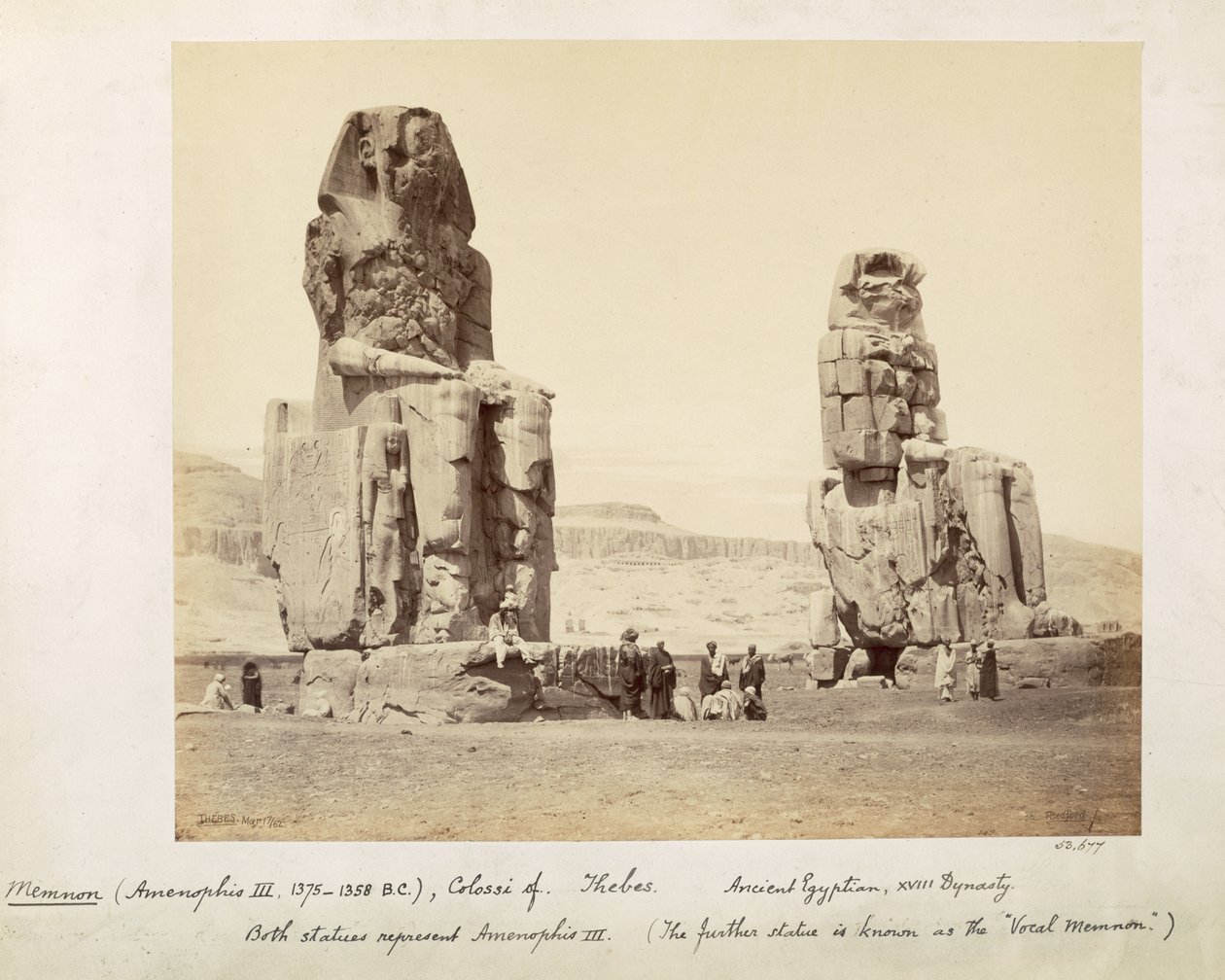 门农巨像，阿蒙霍特普三世的雕像，十八王朝，公元前1373-1358，底比斯，1862年（棕褐色照片） 作者 弗朗西斯·贝德福德
