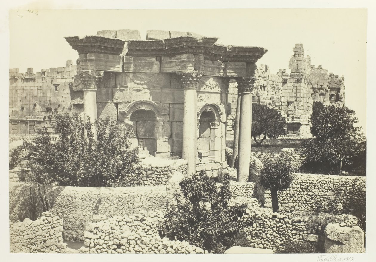 巴尔贝克的圆形寺庙，1857年。 作者 弗朗西斯·弗里斯