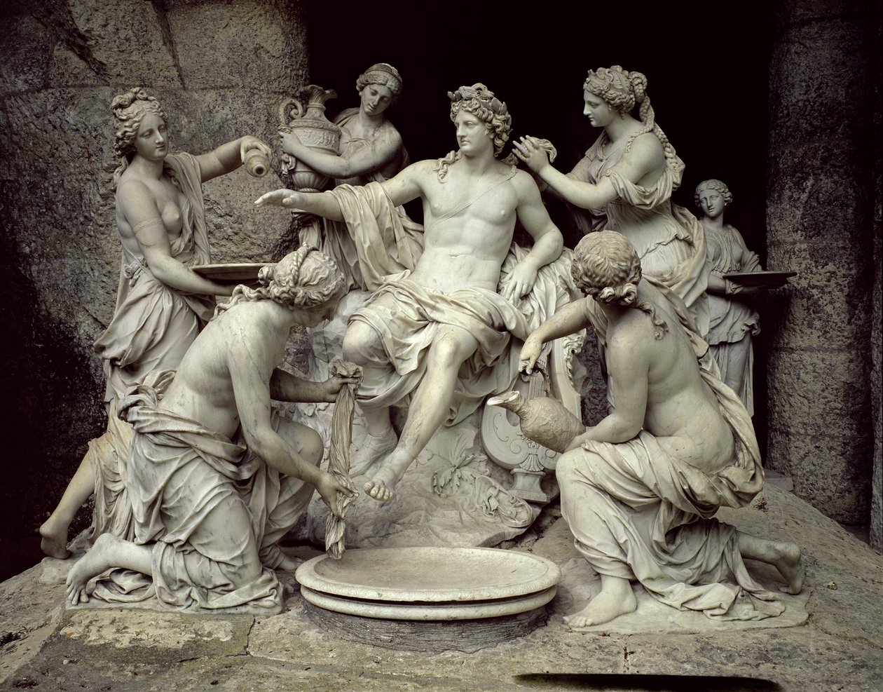 Apollo由Nymphs倾向，旨在为Thetis的石窟，在Thomas Regnaudin（1622-1706）1666-75（大理石）的协助下执行 作者 弗朗索瓦吉拉东