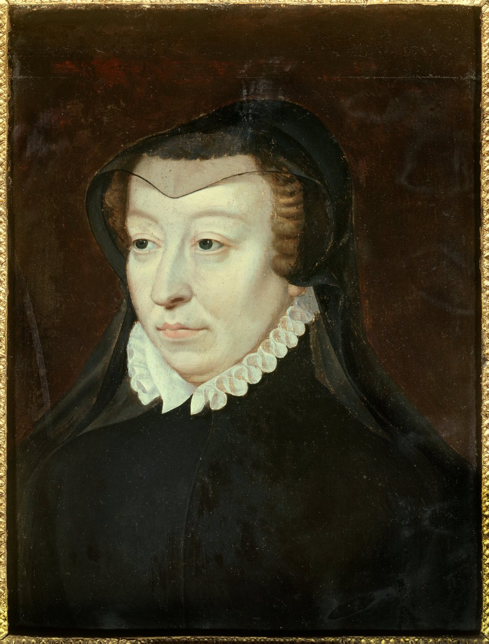 法国女王凯瑟琳·德·美第奇 (Catherine de Medicis) (1519-1589) 的肖像 弗朗索瓦·克鲁埃 (Francois Clouet)（约 1515-1572 年）的画作 0,33x0,24 m 16 世纪尚蒂伊，孔德博物馆 作者 弗朗索瓦（仿照）克卢埃