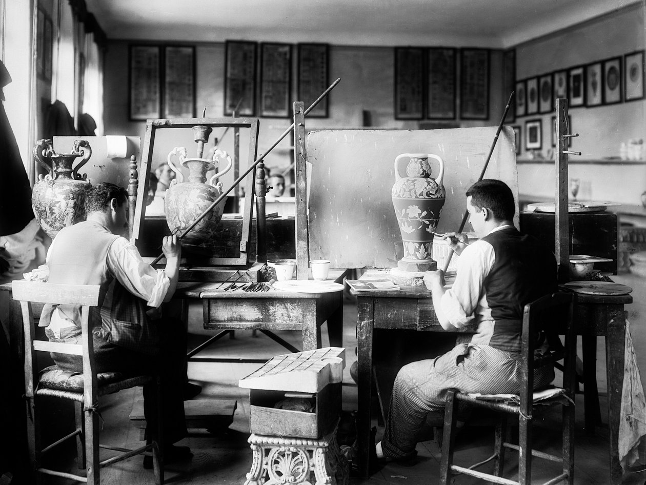 1937年在佛罗伦萨附近的Doccia的Ginori工厂装饰（玻璃板） 作者 弗拉特利·阿利纳里（Fratelli Alinari）