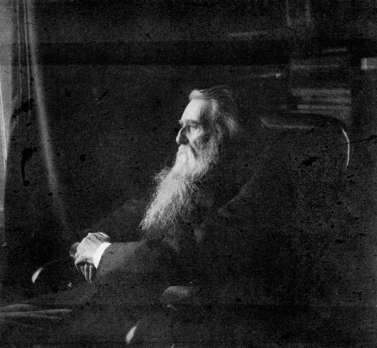 约翰·罗斯金（John Ruskin），英国艺术家，作家，评论家和社会思想家，1900年。 作者 弗雷德里克·霍利尔