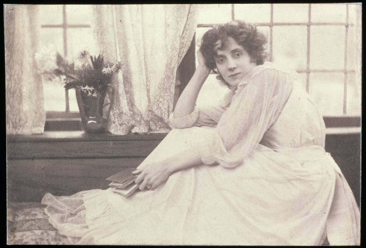 Beatrice Stella Tanner（1865-1940）的肖像照片Patrick Campbell夫人，Frederick Hollyer（1837-1933） 作者 弗雷德里克·霍利尔
