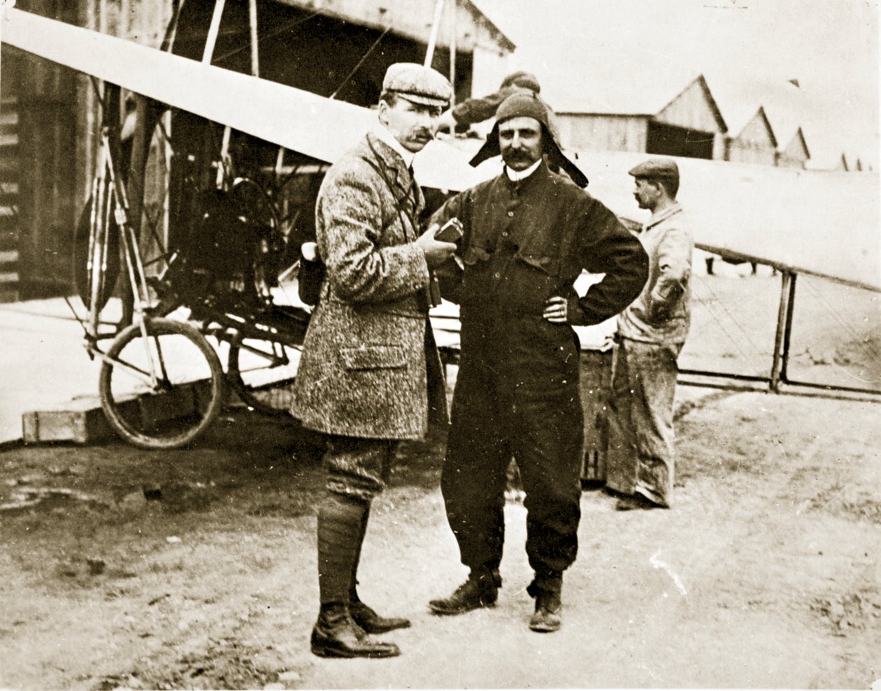 穿过通道后的Bleriot，由James Jarche打印，1909年（照相凹版） 作者 法国摄影师