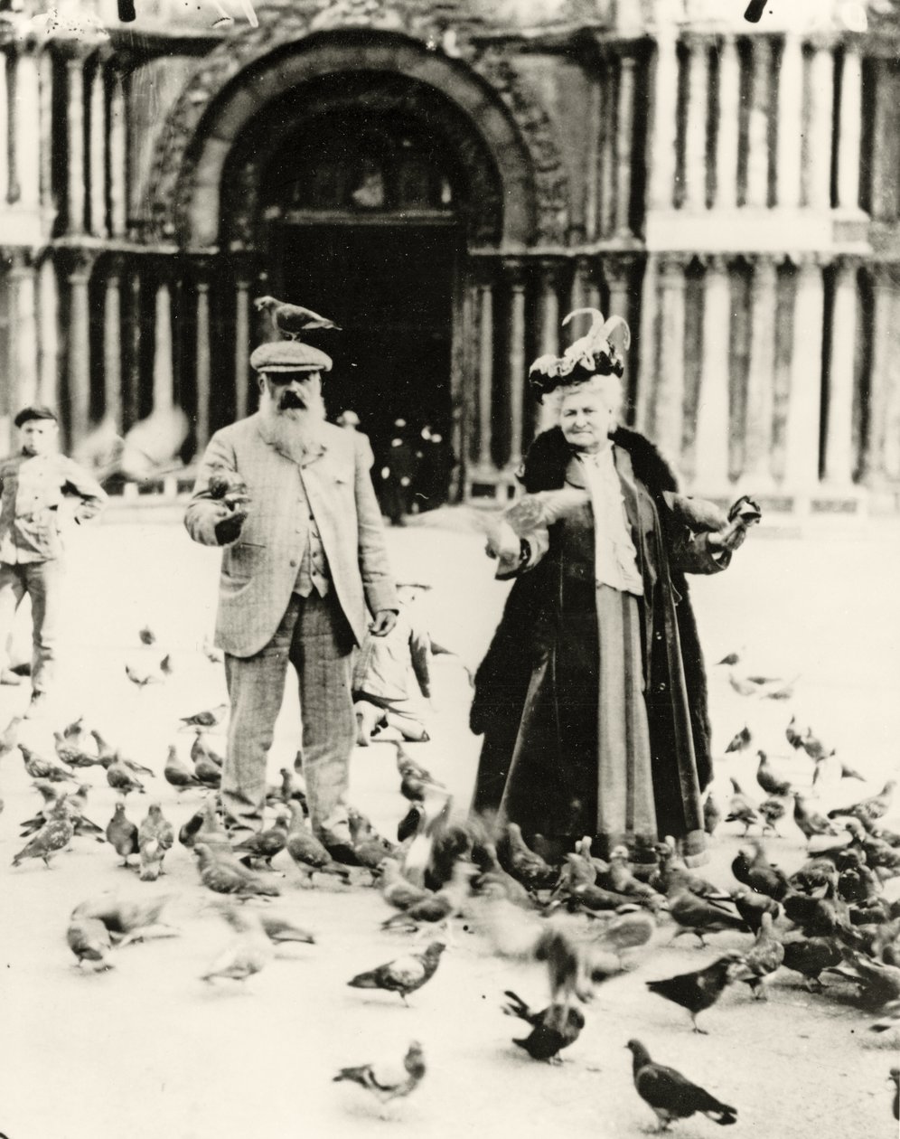 克劳德·莫奈（1840-1926）和他的妻子爱丽丝（1844-1911）威尼斯圣马克广场，1908年10月 作者 法国摄影师