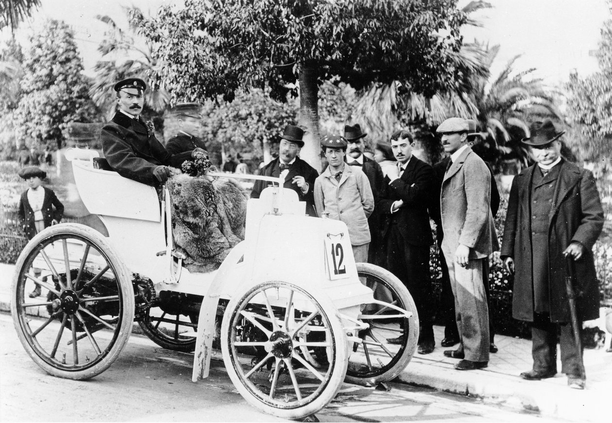 F. Charron，Marseille-Nice比赛的冠军，搭载米其林轮胎的Panhard-Levassor赛车，1898年 作者 法国摄影师