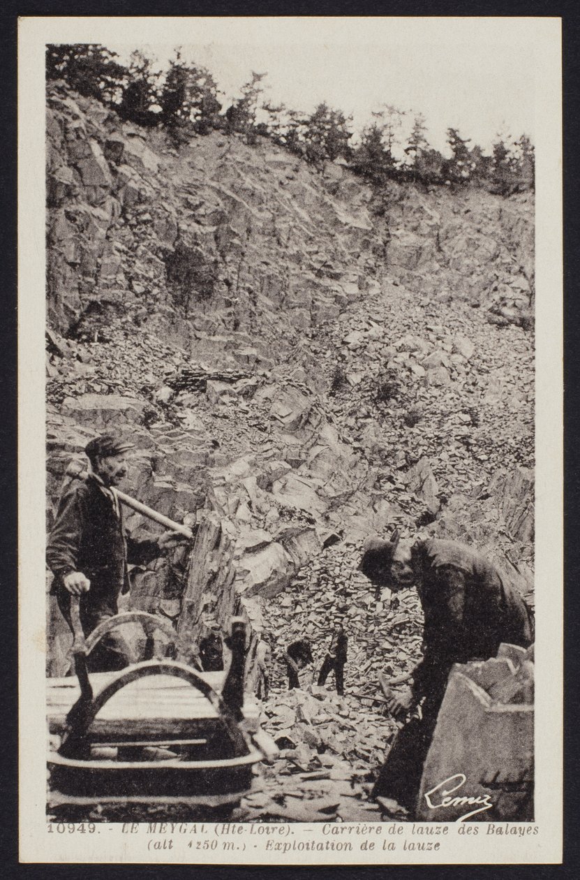 描绘在Le Meygal，Balayes，Haute-Loire，c.1900的石板采石工人的明信片 作者 法国摄影师