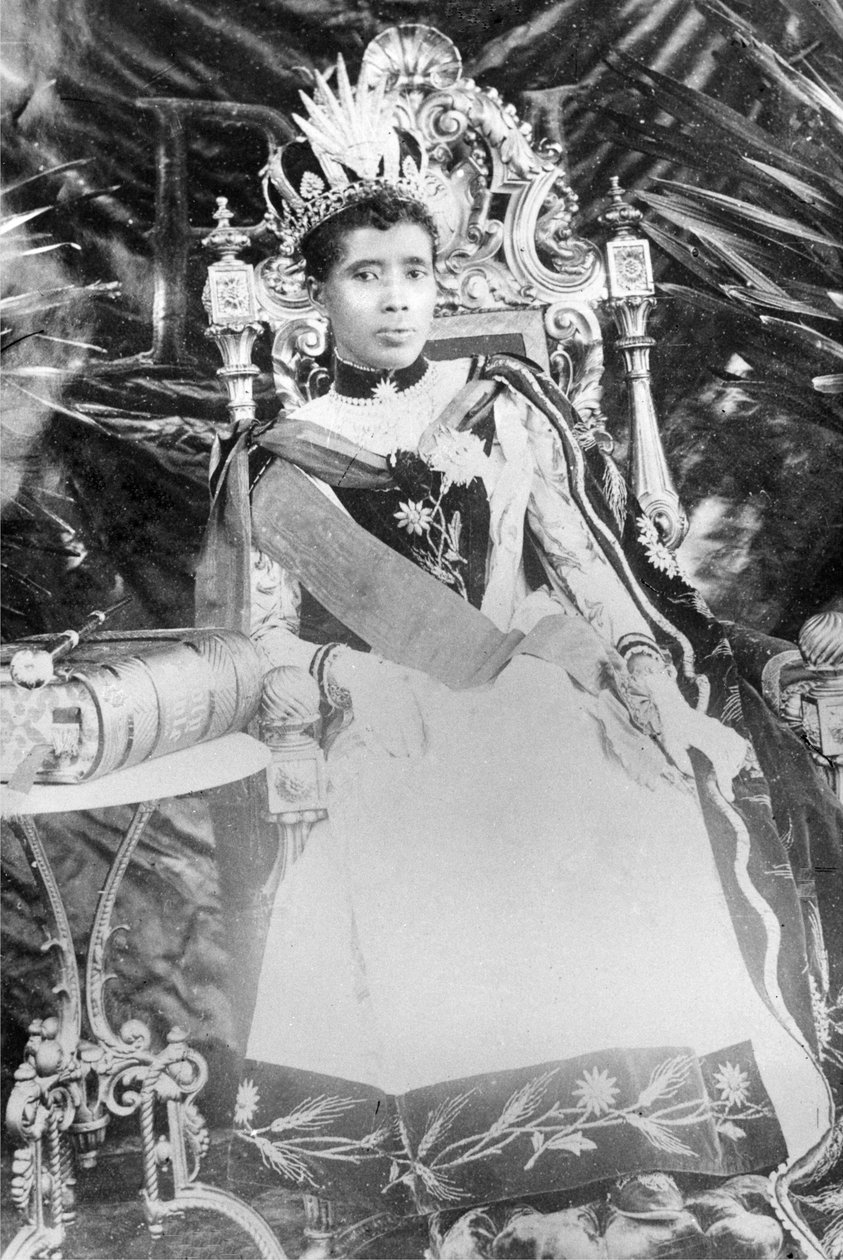皇后拉瓦纳罗纳三世，约1890年（照片） 作者 法国摄影师
