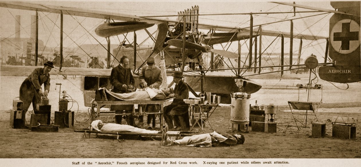 Aerochir的工作人员，法国飞机为红十字工作设计，1914-19 作者 法国摄影师