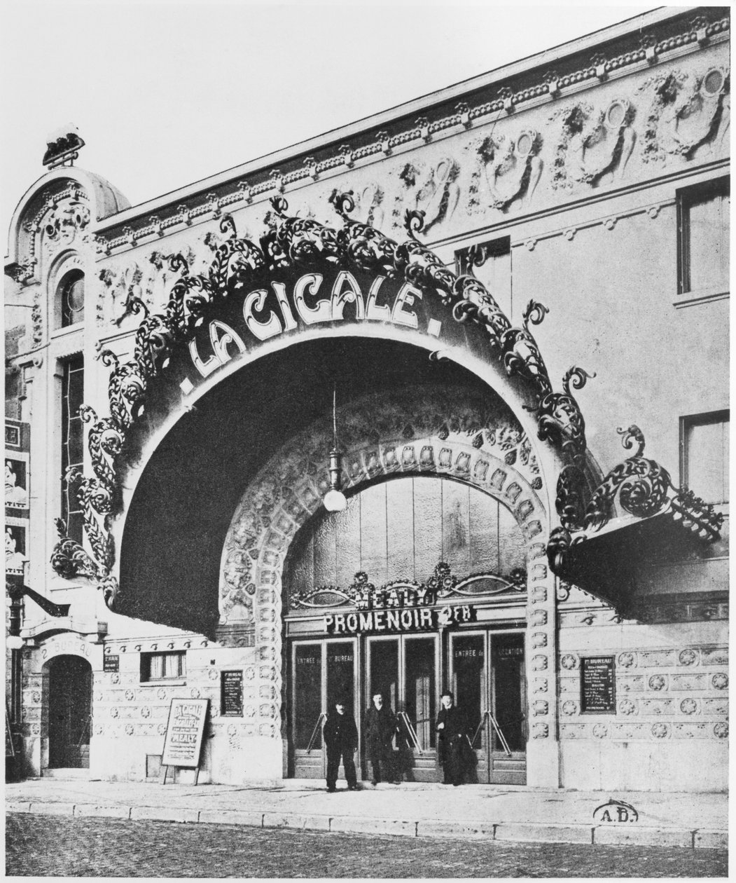 La Cigale剧院，120 Boulevard Rochechouart，巴黎，c.1900 作者 法国摄影师