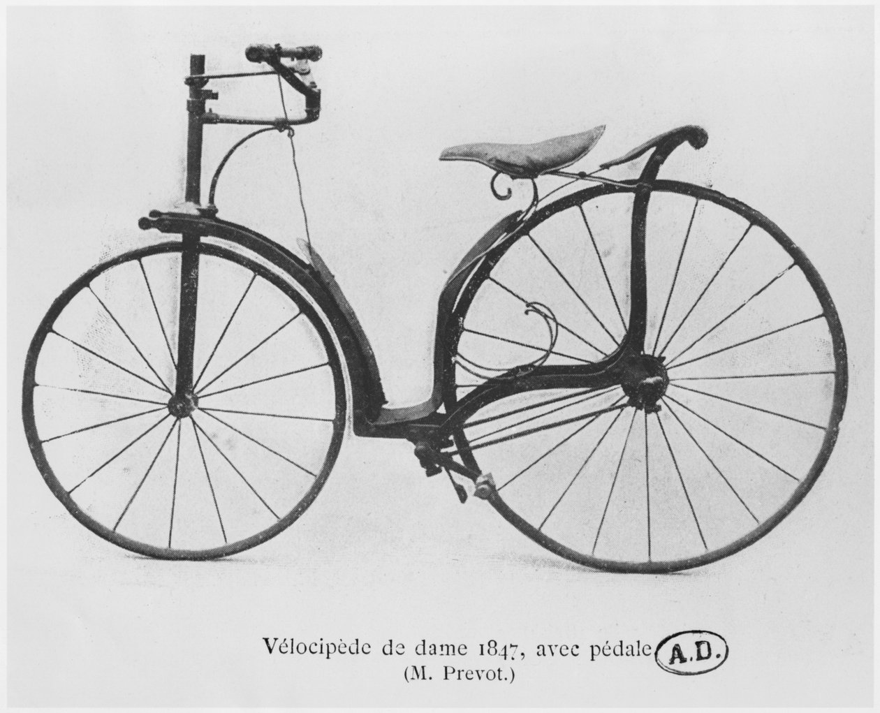Velocipede为一位女士设计于1847年，带踏板 作者 法国摄影师