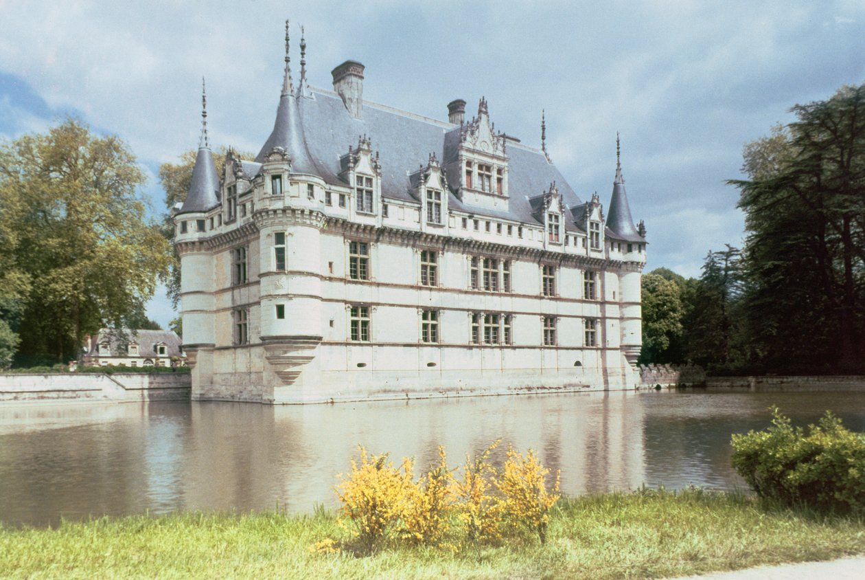 Chateau dAzay-le-Rideau的外部视图，为Gilles Berthelot建造，1518-27 作者 法语学校