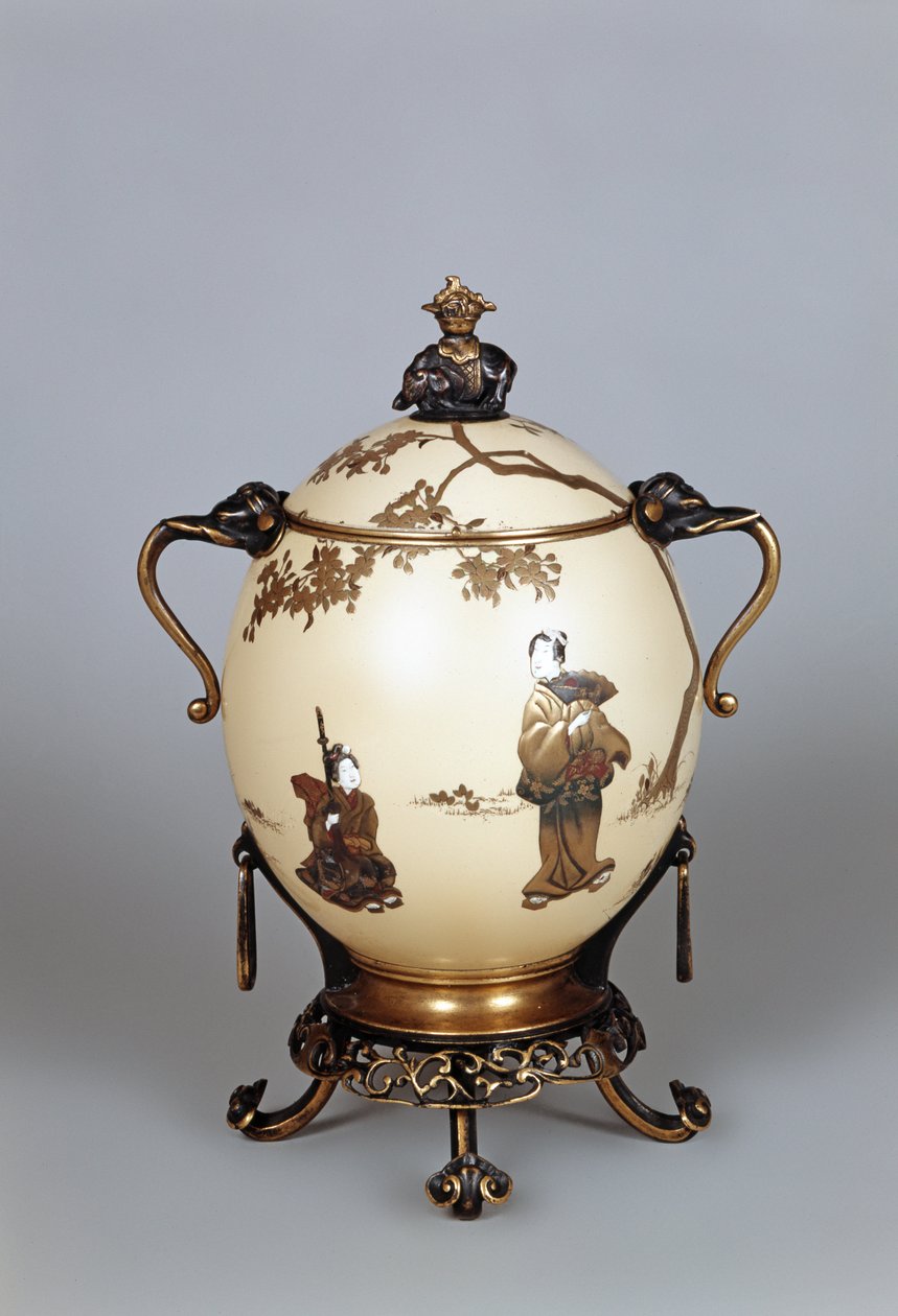 鸵鸟蛋盖容器，漆器装饰和青铜坐骑由Barbedienne und Co.，1870 作者 法语学校