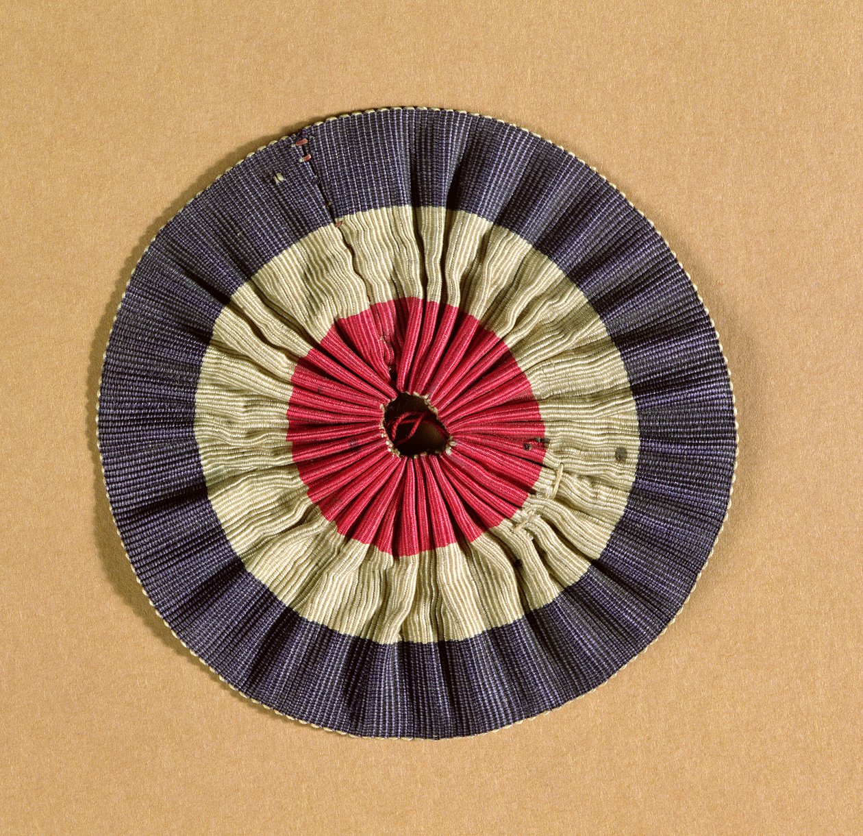 Tricolore莲座丛（纺织品） 作者 法语学校