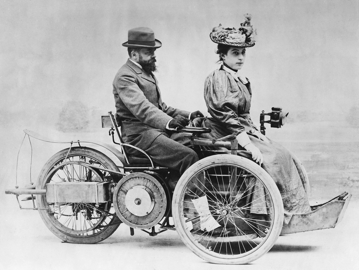 Bollées购物车，1896年 作者 法国摄影师