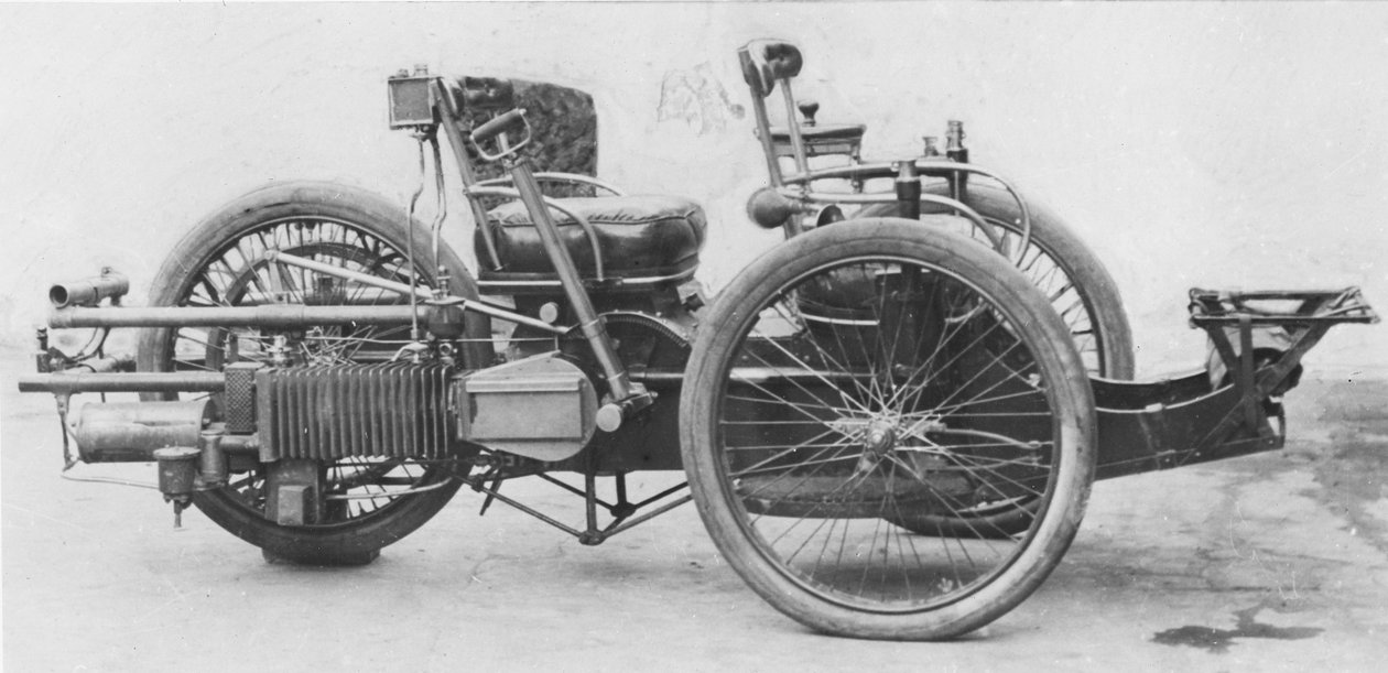 Bollées购物车，1897年 作者 法国摄影师