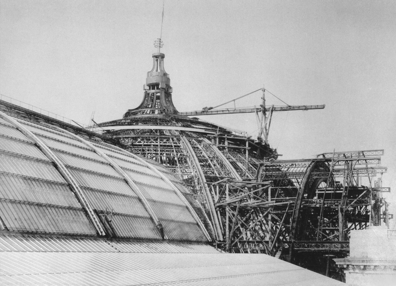 为1900年的世界博览会建造大皇宫的圆顶 作者 法国摄影师
