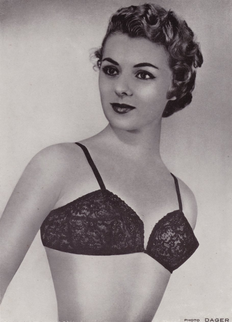 Duo 胸罩目录插图，20 世纪 50 年代初（黑白照片） 作者 法国摄影师