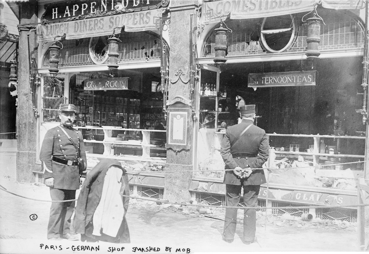 巴黎，德国商店被暴民粉碎，1914年 作者 法国摄影师
