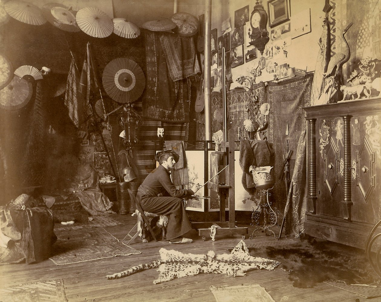 法国画家 Rochegrosse 在他的工作室拍摄，约 1885 年（明胶银印） 作者 法国摄影师