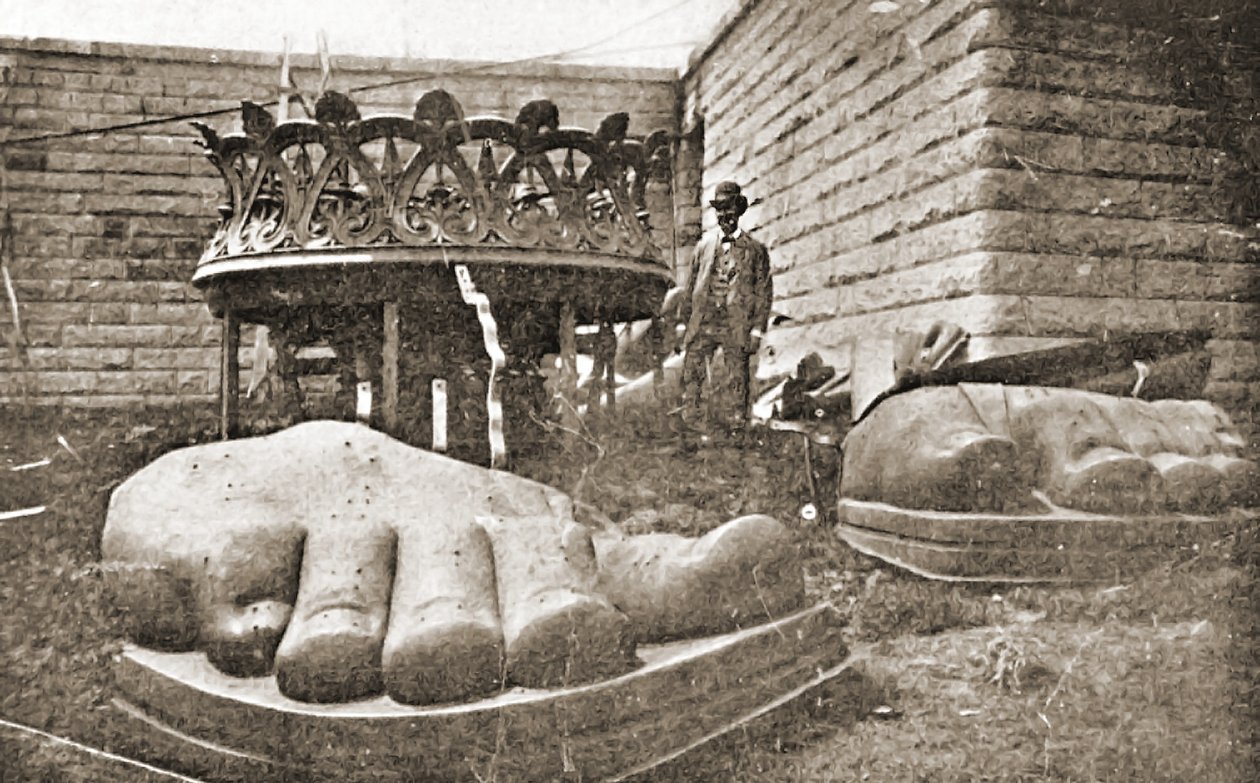自由女神像的建筑，脚的细节，c.1876 作者 法国摄影师