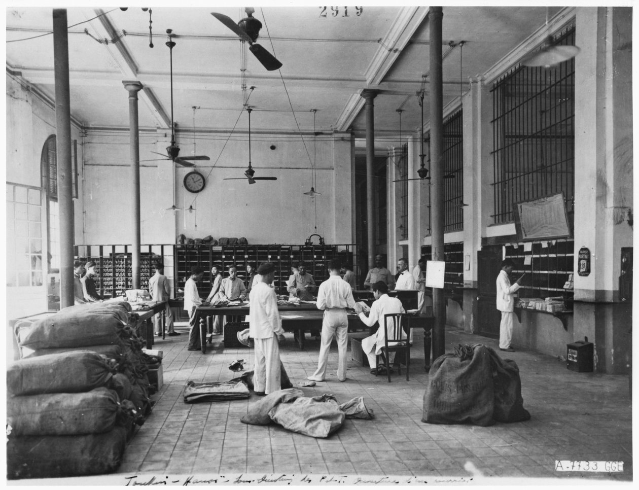 河内邮局，c.1920 作者 法国摄影师