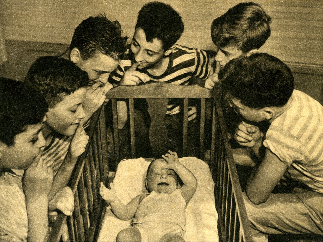 1948年2月22日，让·海因（Jean Nohain）执导的每周杂志“ Bonjour Dimanche-pour la famille”的“ un” 作者 法国摄影师