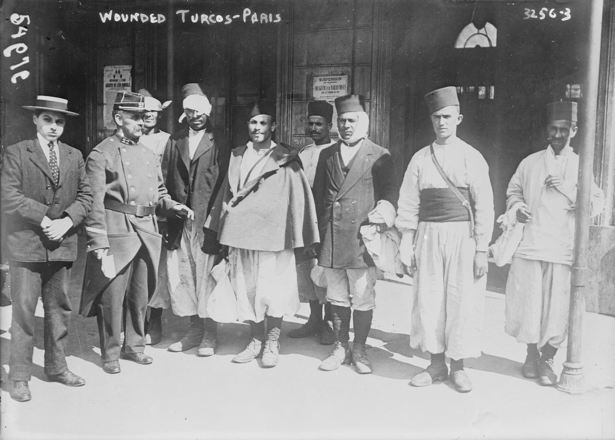 1914年在巴黎受伤的Turcos 作者 法国摄影师
